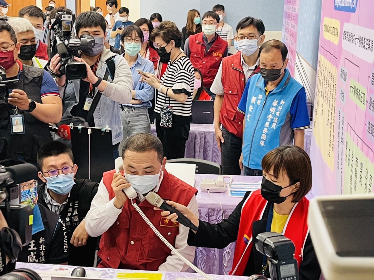 侯市長電訪關懷居隔民眾.