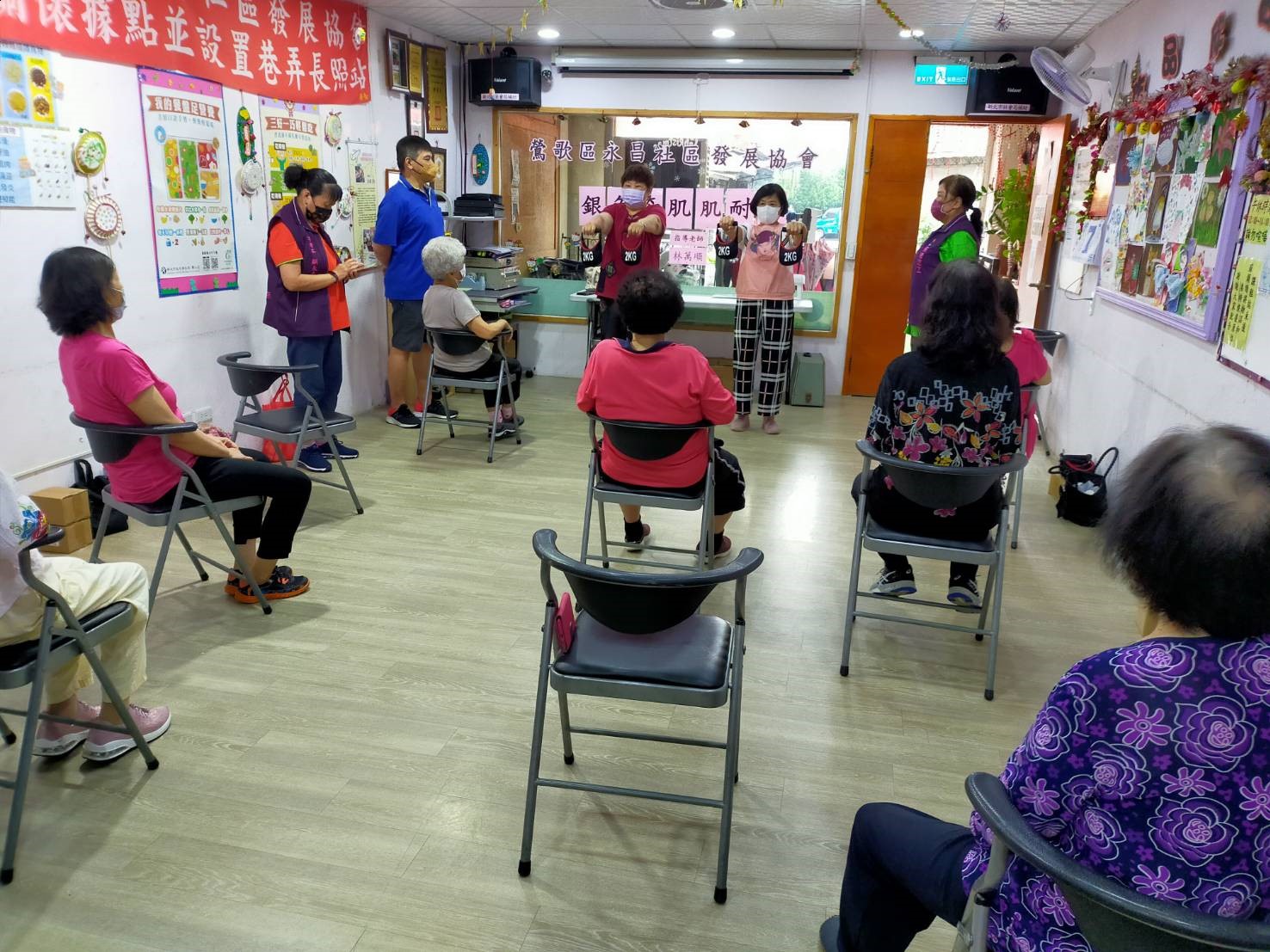 鶯歌區永昌社區照顧關懷據點拉大長輩距離  教導長輩動健康